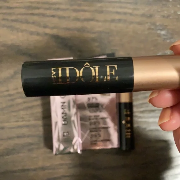 Makeup set - Picture 2 of 3